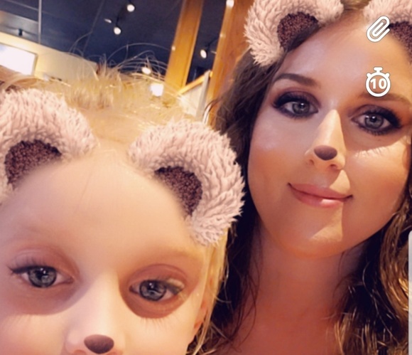 Meet your Posher, Carrie - Picture 2 of 4